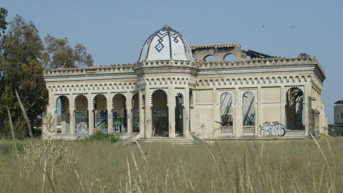 El palacete de Cortina que se ubica en una finca de 10.000 m2 entre Torrent y Alaquàs.