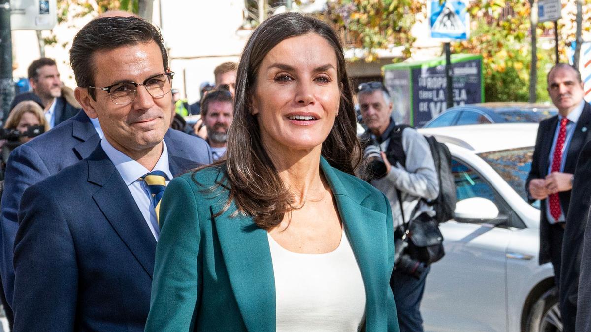 El traje de coworking de la Reina Letizia que ha vuelto locas a sus fans