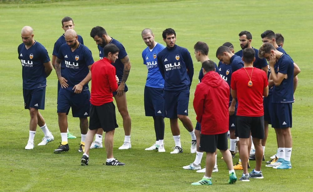 Alemany y Murthy, atentos al entrenamiento