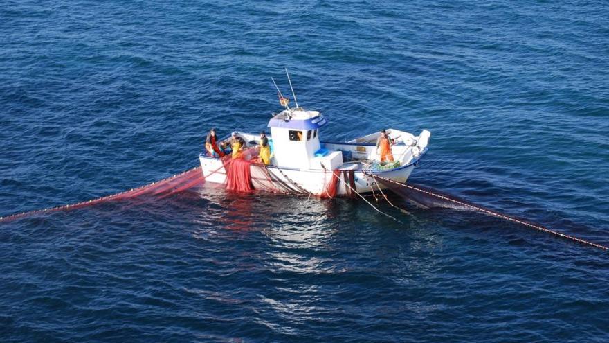 Un horario para que no coincida la pesca con el baño