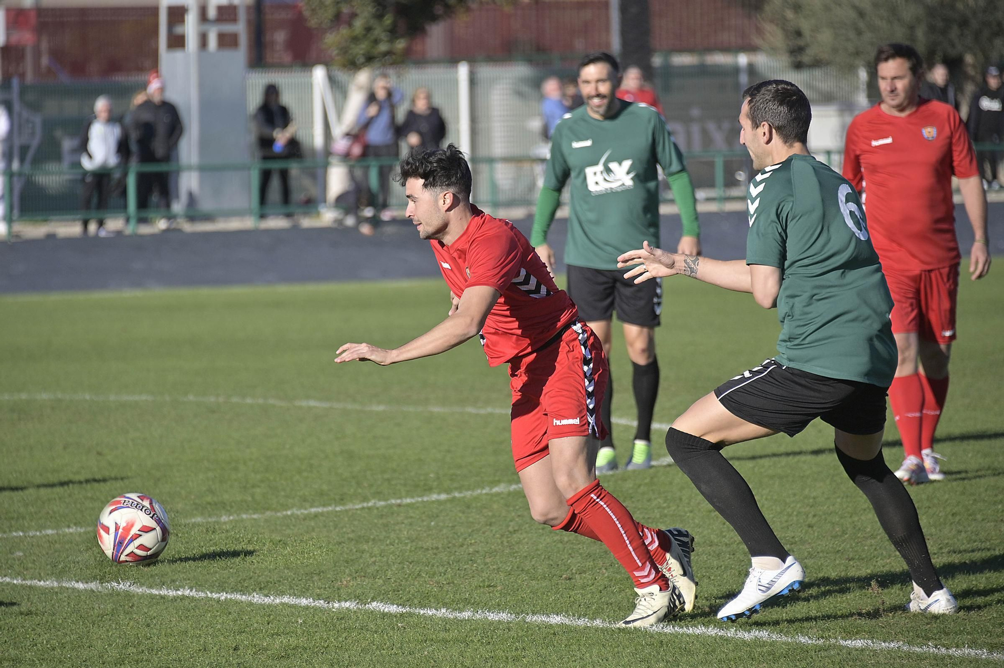 Partido de futbol benefico populares informadores