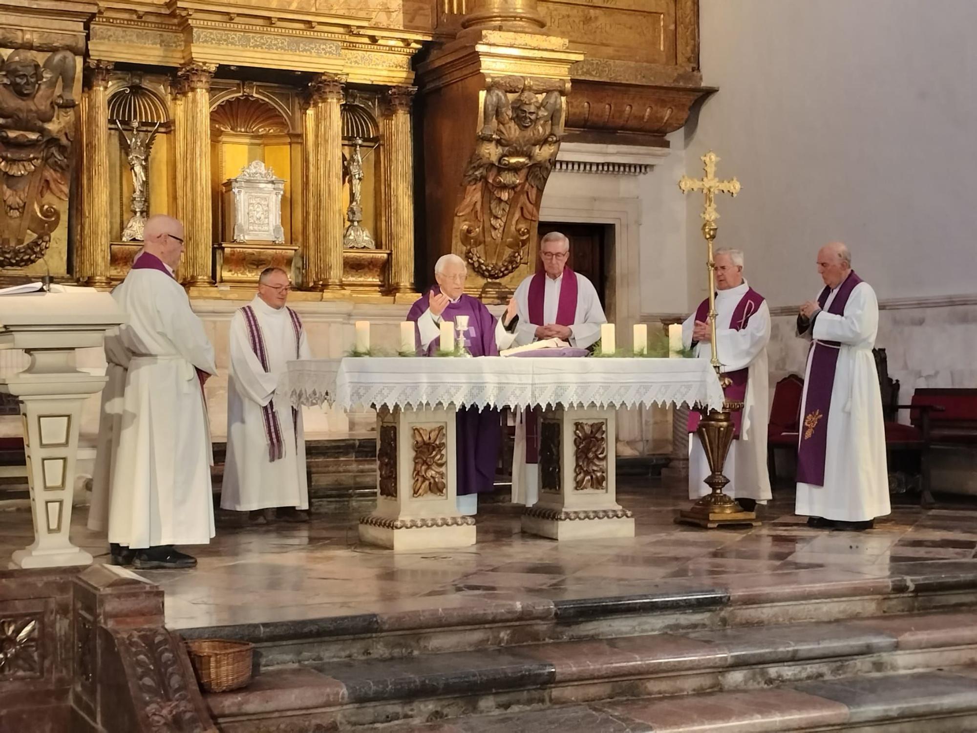 Funeral del cofundador de Mensajeros de la Paz Ángel Silva