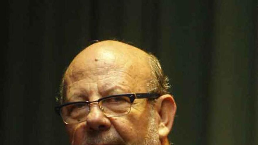 El doctor Miguel Arias Paciencia.