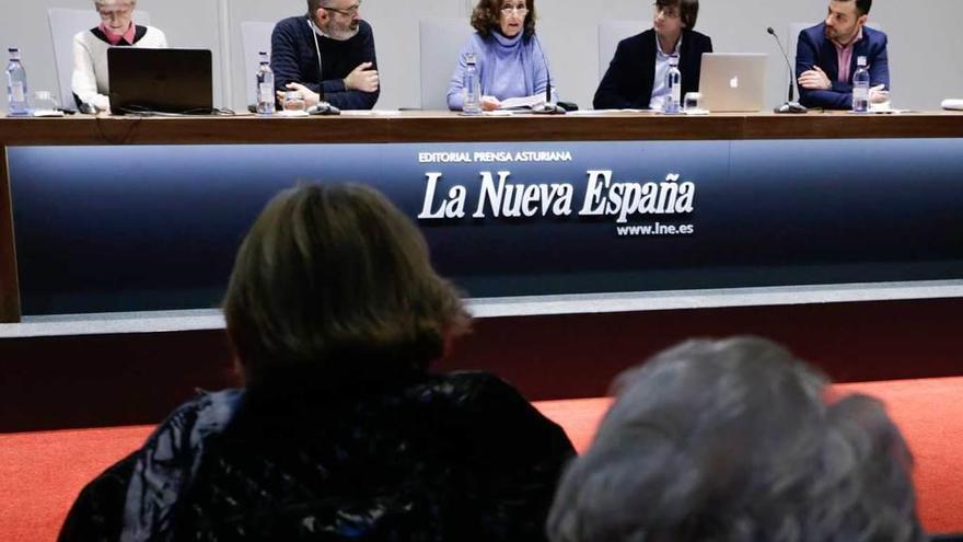 De izquierda a derecha, Ana Cristina Tolivar, Manuel Burgueras, Begoña García-Tamargo, Gabriel Ordás y Pablo Moras.