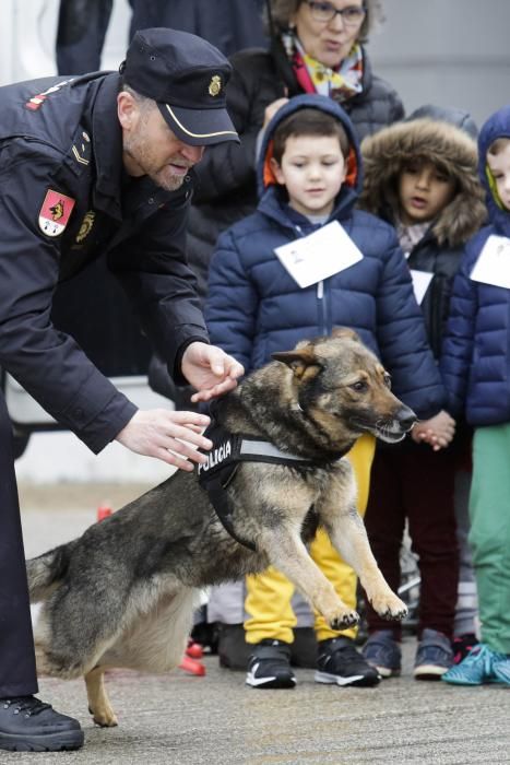 Exhibición policial para escolares.