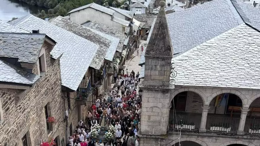 VÍDEO | Revive la procesión de la Virgen de las Victorias