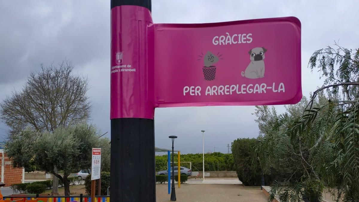 El pis de los perros, muy nocivo para las farolas y el mobiliario urbano -  Fluye Canarias