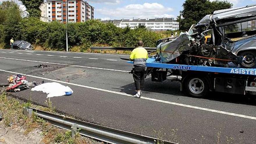 Un muerto y tres heridos en un choque frontal en la N-VI a su paso por Lugo