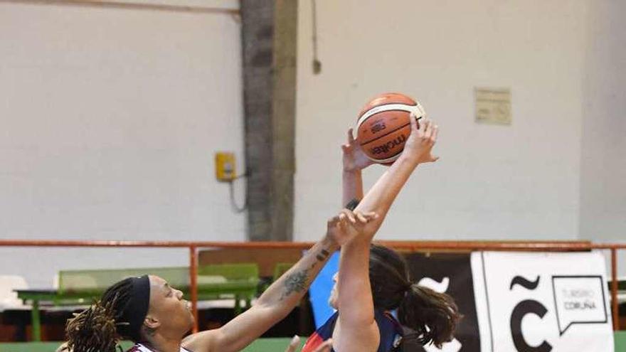 Partido entre el Maristas y el Gernika del Torneo Teresa Herrera.