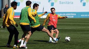 La plantilla blaugrana, aquest divendres, durant l’entrenament.