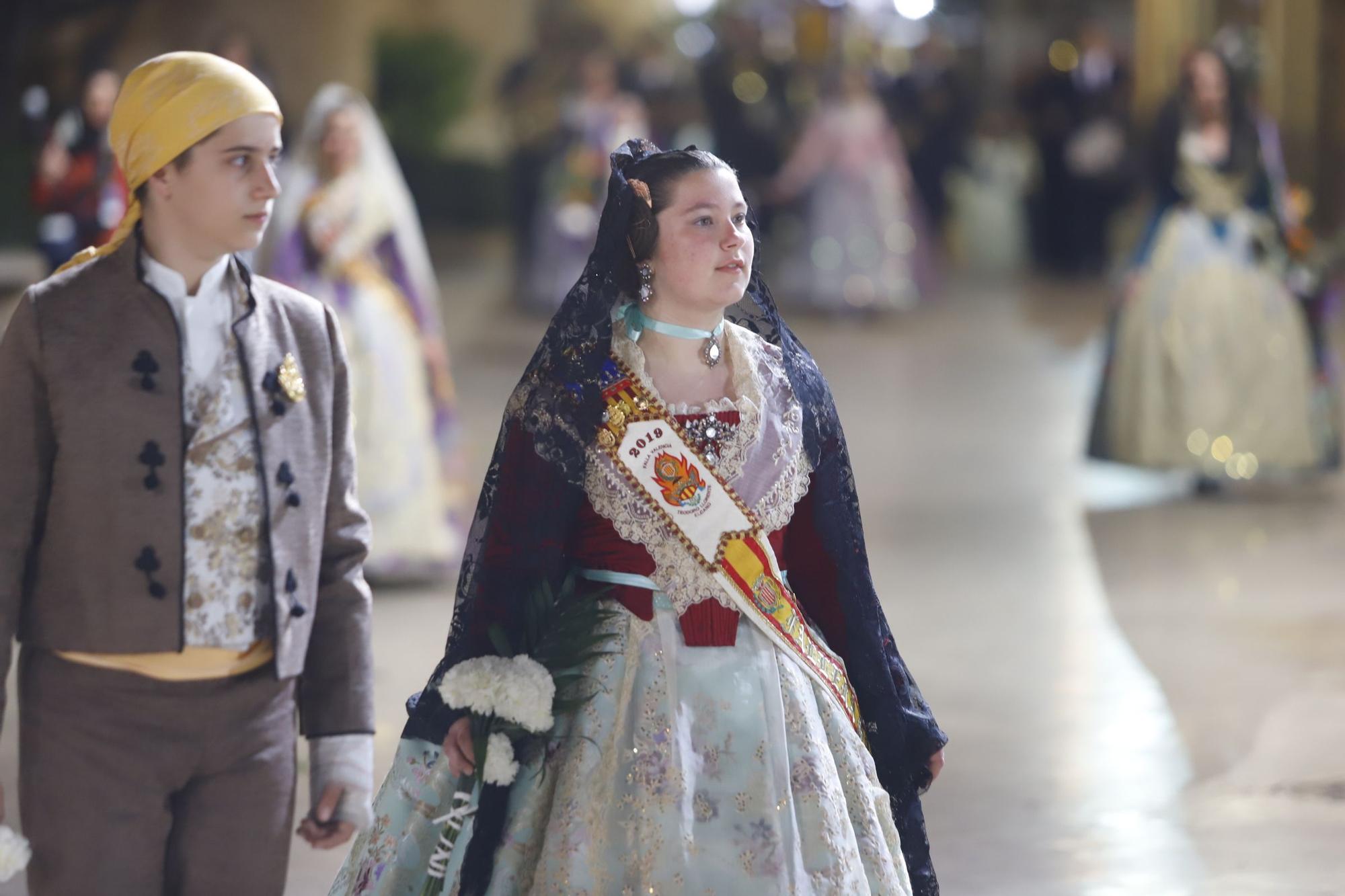 Las falleras mayores de las comisiones en la Ofrenda del 18 de Marzo (y II)