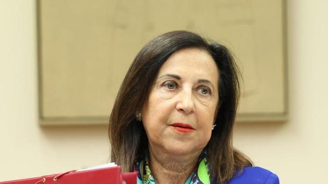 La ministra de Defensa, Margarita Robles, dimarts al Congrés. | MARTA FERNÁNDEZ / EUROPA PRESS