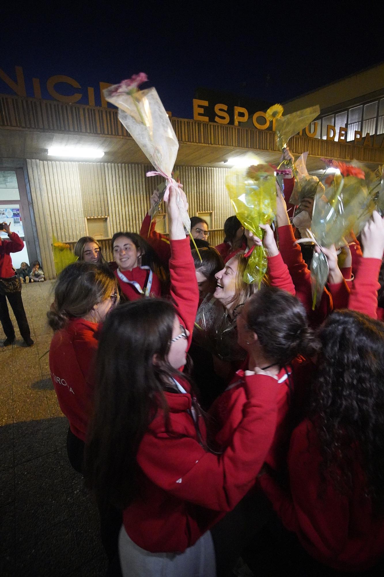 Les medallistes gironines de patinatge arriben de l'Argentina