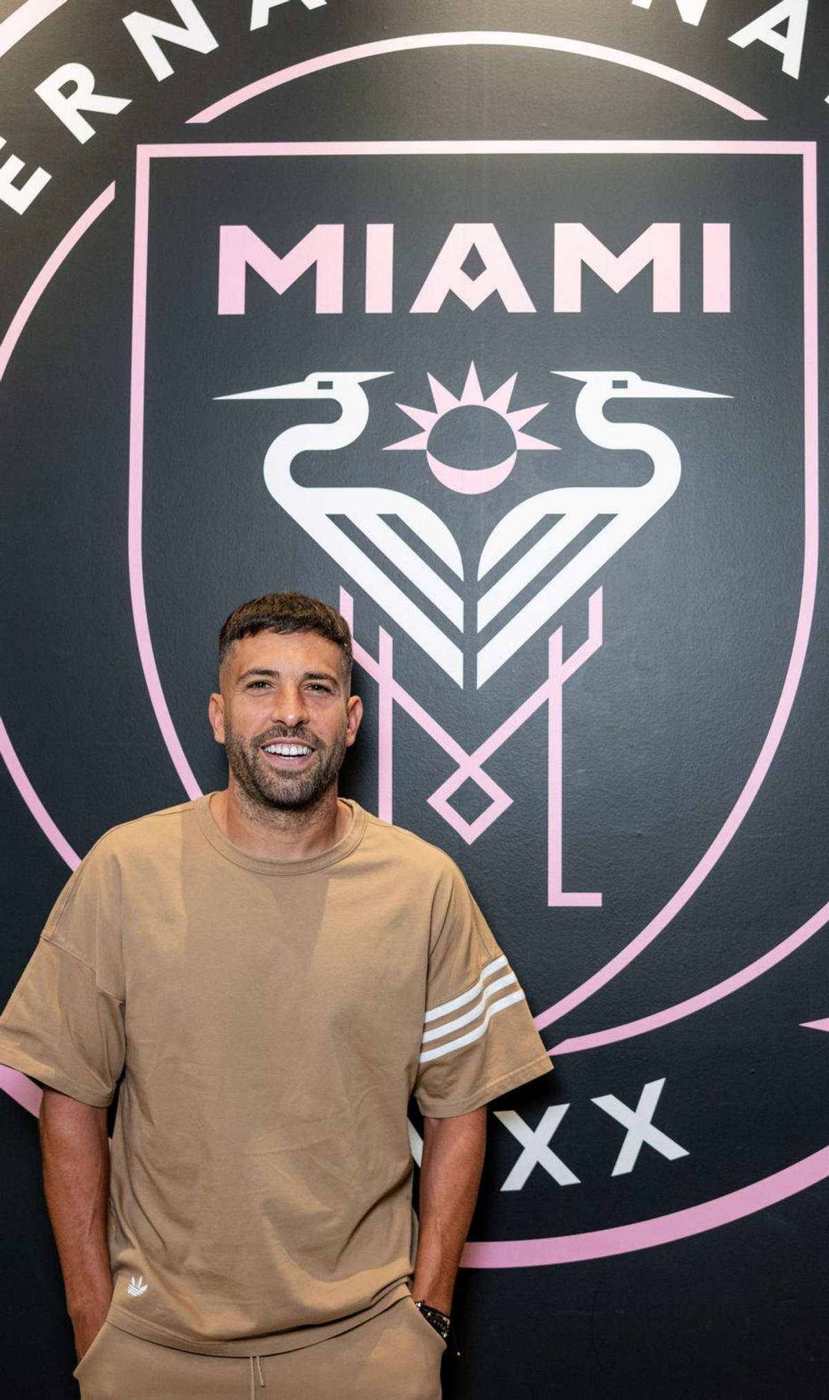 Jordi Alba: "Em motiva més l’Hospi que continuar jugant. Tant de bo el portem a Primera" Jordi Alba: "Em motiva més l’Hospi que continuar jugant. Tant de bo el portem a Primera"