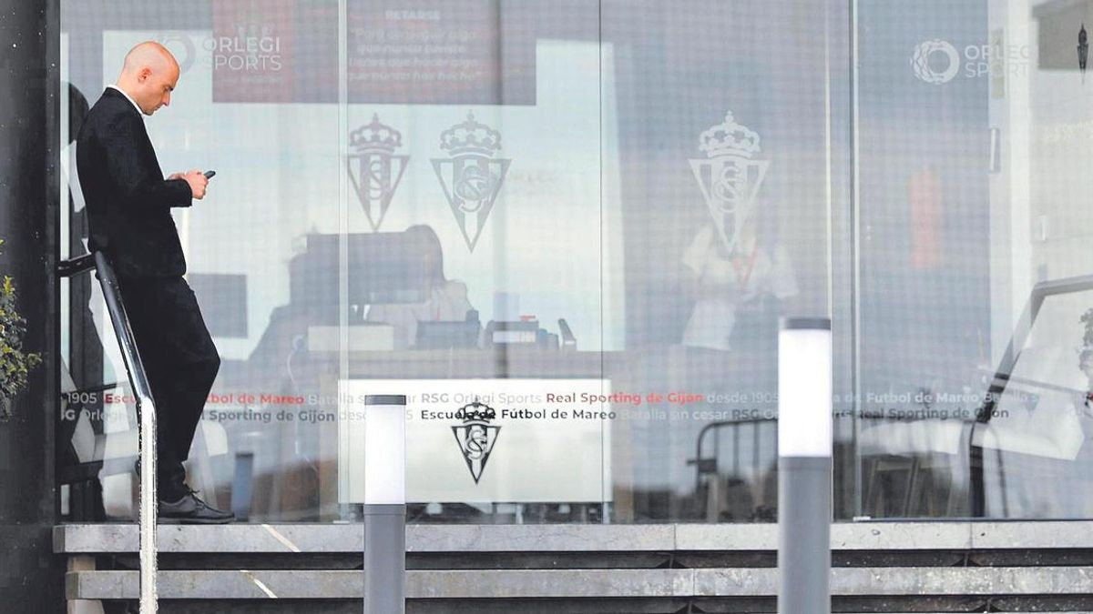 David Guerra, a las puertas de la oficina de Mareo.
