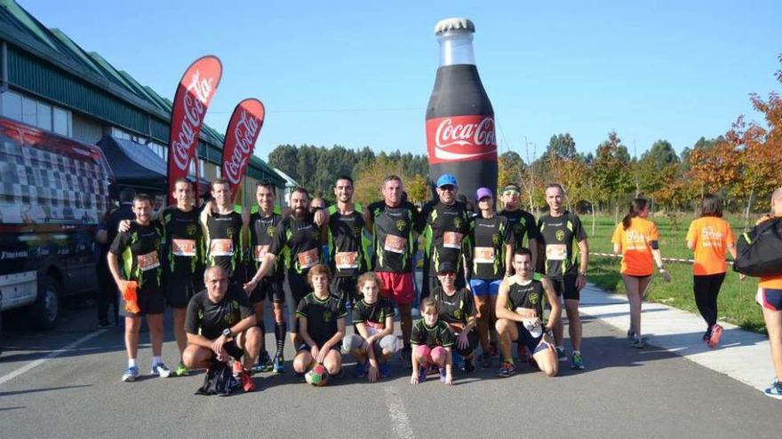 El Running Oleiros inicia su andadura con 17 participantes en una carrera