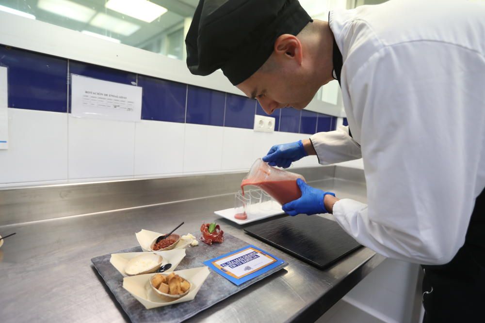 Pablo González-Conejero pone las tapas en el hospital Los Arcos