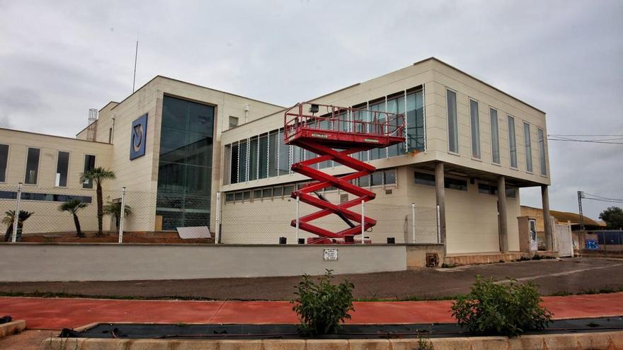 De casa okupa a iglesia evangélica rumana: El proyecto que transformará una gran nave abandonada en Castellón