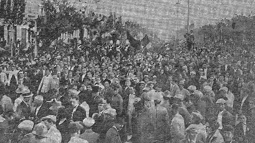 1931 Manifestación en pro de la República en l avenida de la Victoria