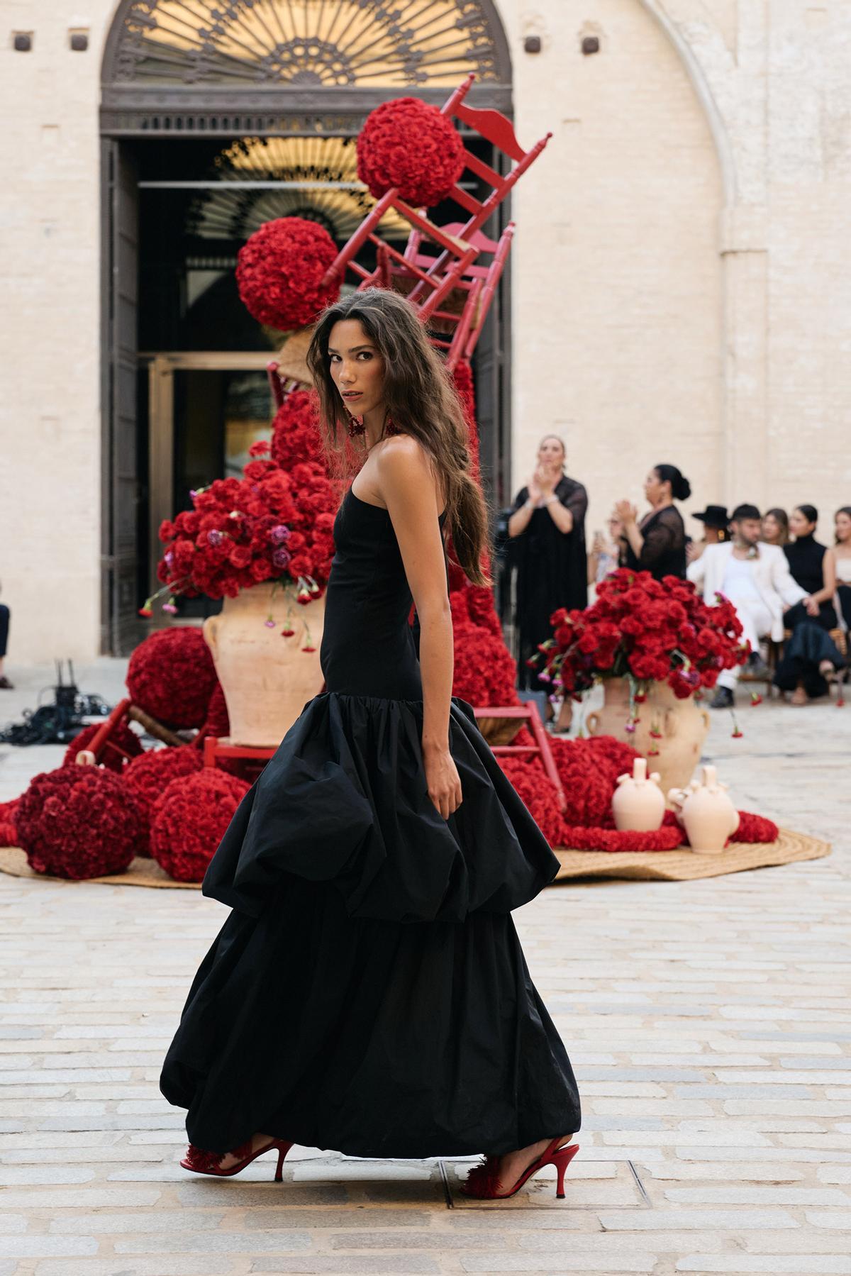 Todas las imágenes del desfile de Fabio Encinar en la Real Fábrica de Artillería de Sevilla