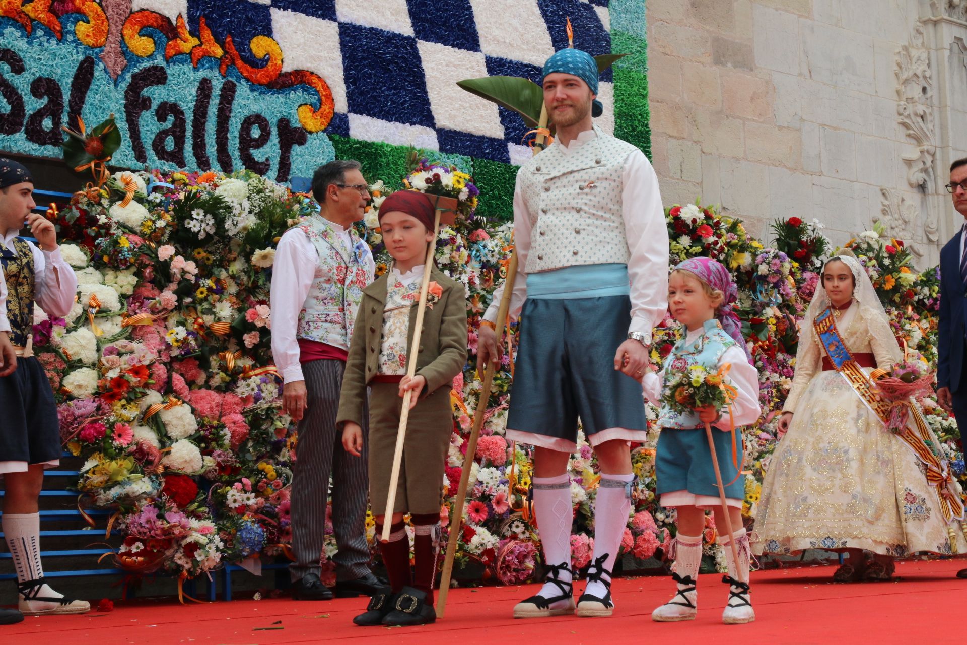 Fotos de la ofrenda a la patrona en las Fallas de Burriana 2024