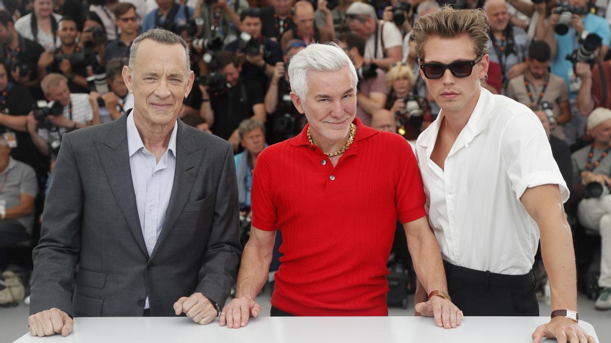 Tom Hanks, Baz Luhrmann y Austin Butler, en la presentación de 'Elvis' en Cannes