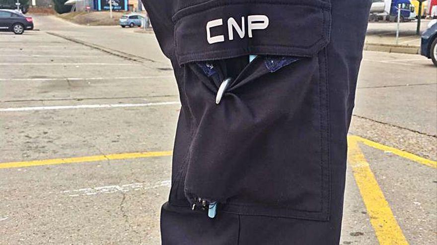Pantalones de un policía nacional de Zamora.