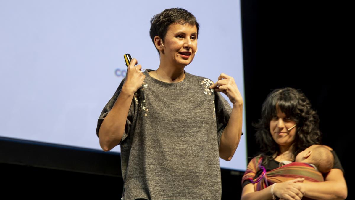 Melisa Tuya durante su ponencia en el evento Educar es Todo