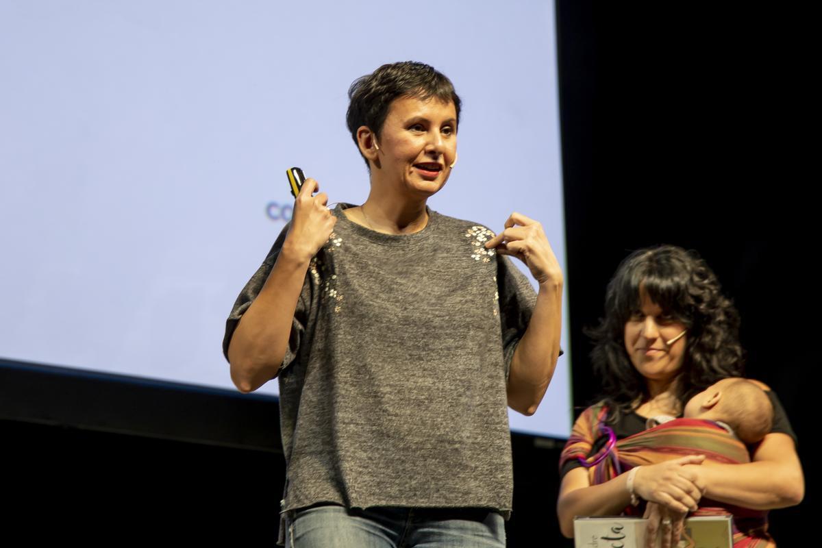 Melisa Tuya durante su ponencia en el evento Educar es Todo