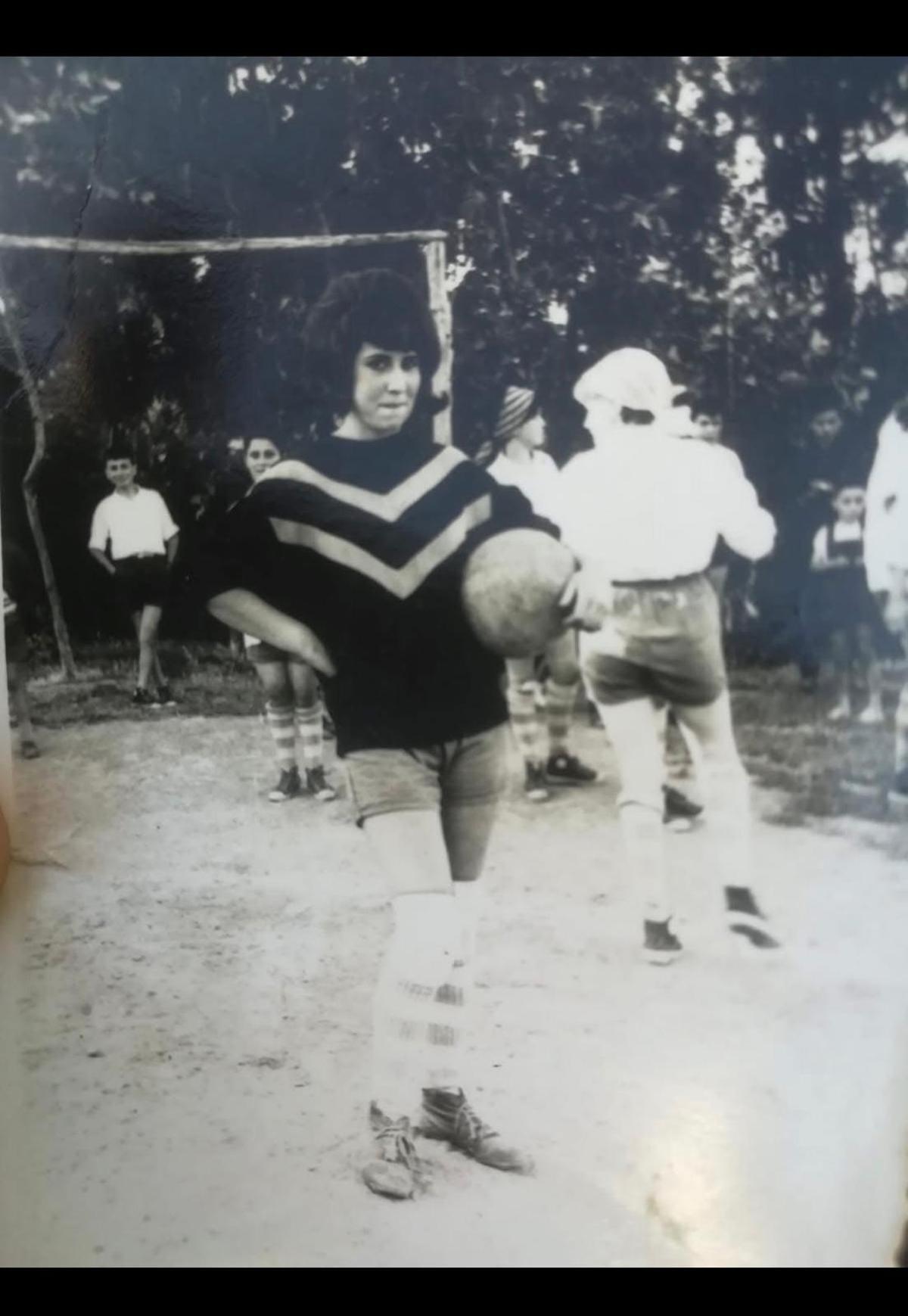 Unha das xogadoras de Crendes en 1963