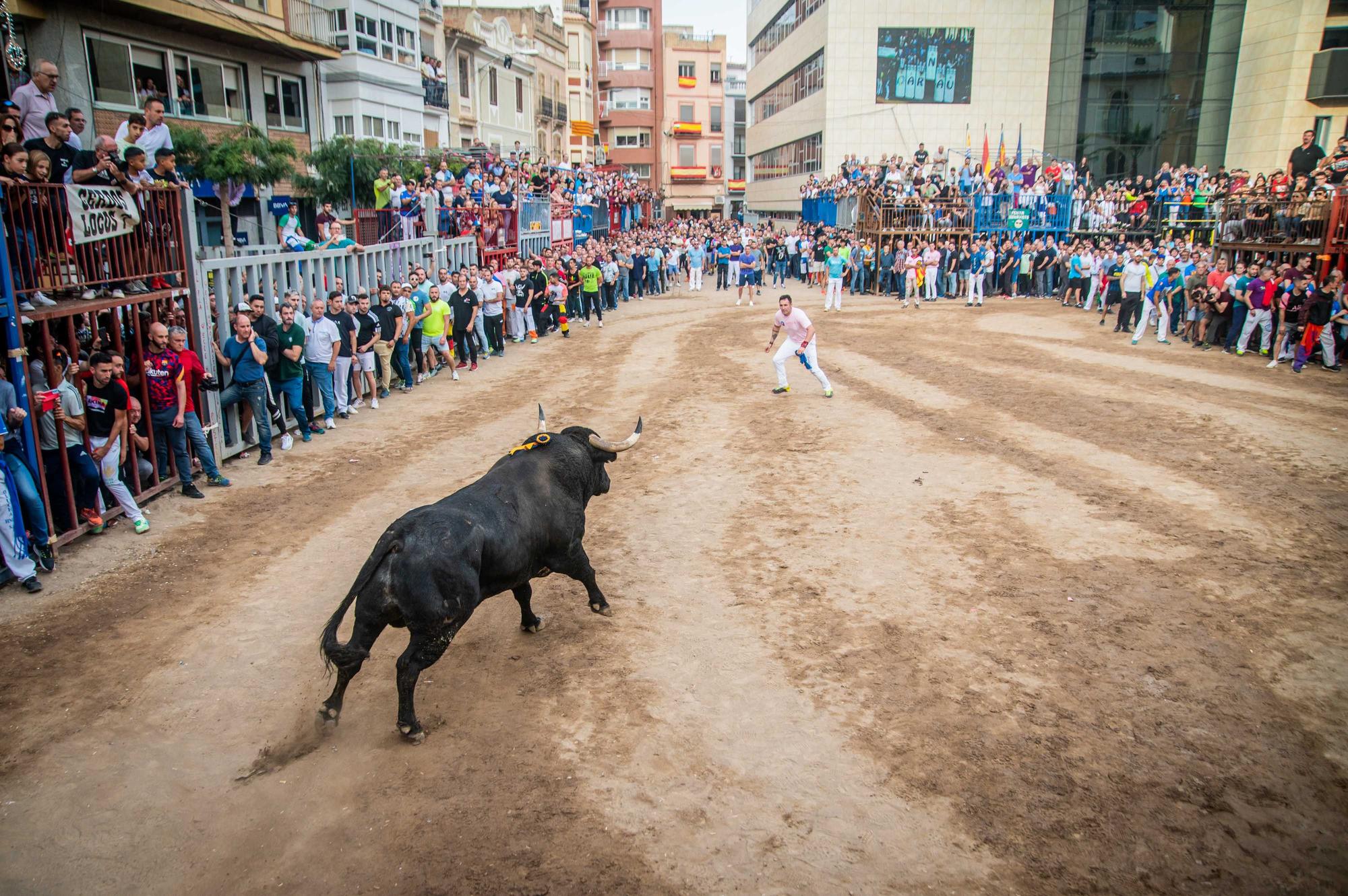 La tarde taurina del viernes de la Fira d'Onda, en imágenes