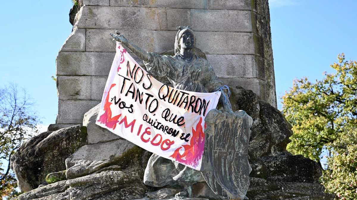 25N: Galicia salió a la calle vestida de morado