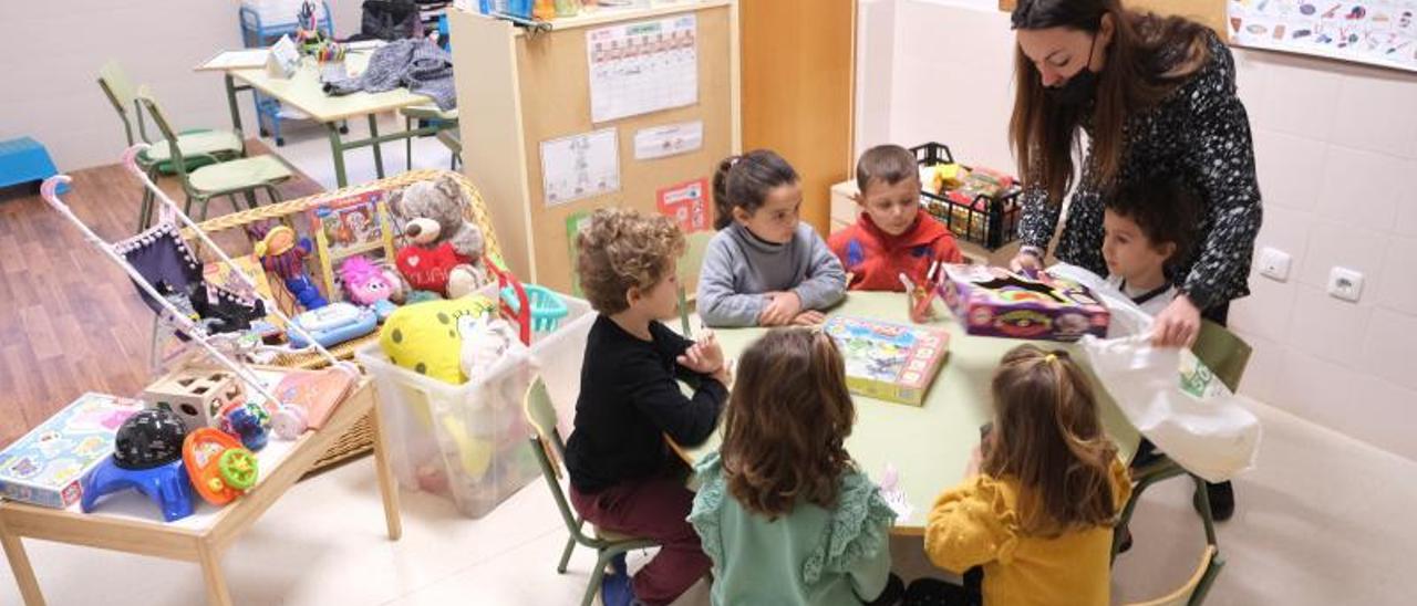 Alumnos del Antonio Machado de Torrellano que participan en el proyecto solidario y pedagógico.