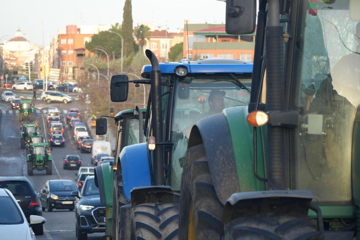 Salida de tractores, esta mañana desde Badajoz.