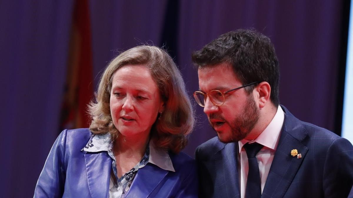 La ministra de Economía Nadia Calviño y el vicepresidente del Govern de Catalunya, Pere Aragonés, el 18 de noviembre del 2019