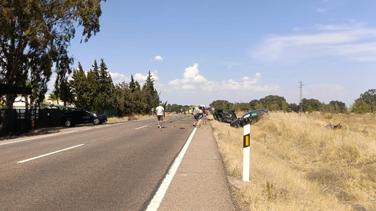 Punto de la N-523 donde perdió la vida el joven tras la colisión múltiple.