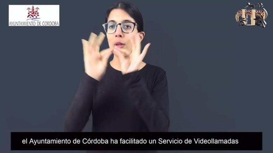 Coronavirus: el Ayuntamiento de Córdoba informa a las personas sordas por videollamadas y Whatsapp