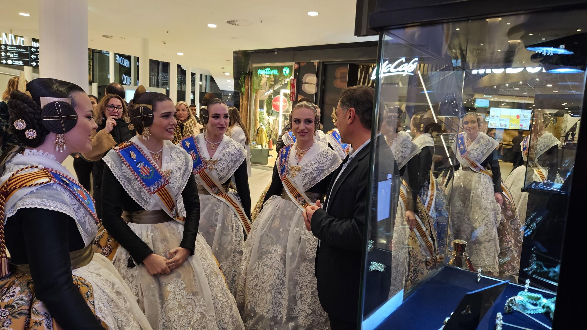 Indumentaria en las Fallas del Centro Comercial El Saler