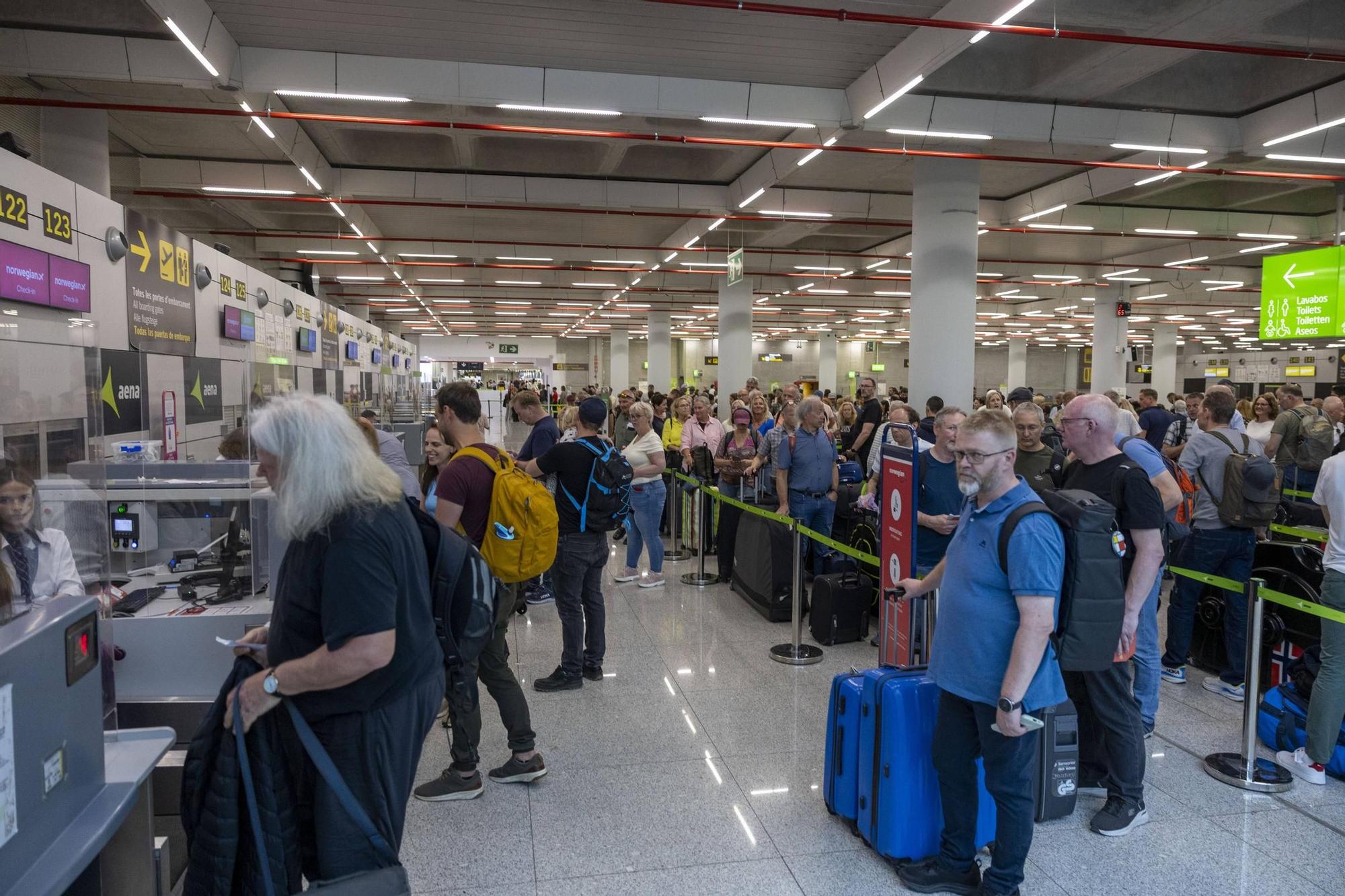 El aeropuerto de Mallorca opera más de 3.000 vuelos durante el puente de mayo