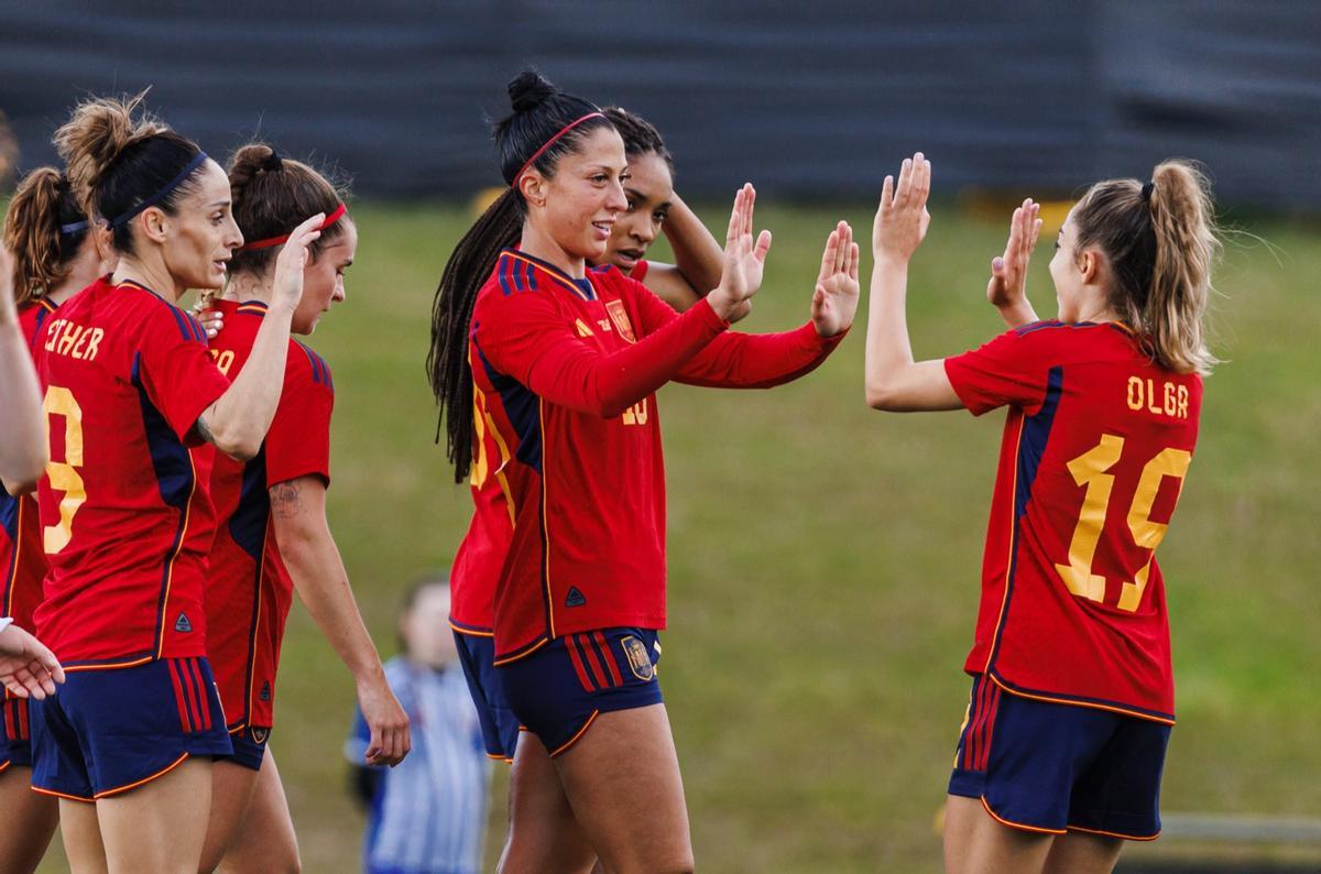 Selecció femenina de futbol del vietnam - espanya