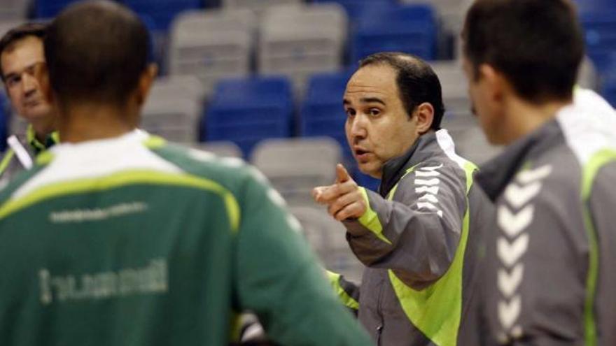 Chus Mateo será el entrenador del «cambio tranquilo» en el Unicaja