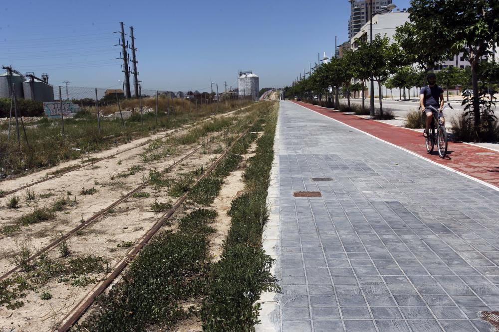 Obras paralizadas de la línea T-2 del metro en València