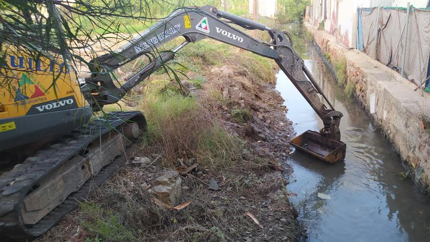 Castelló limpia acequias ante el periodo de lluvias