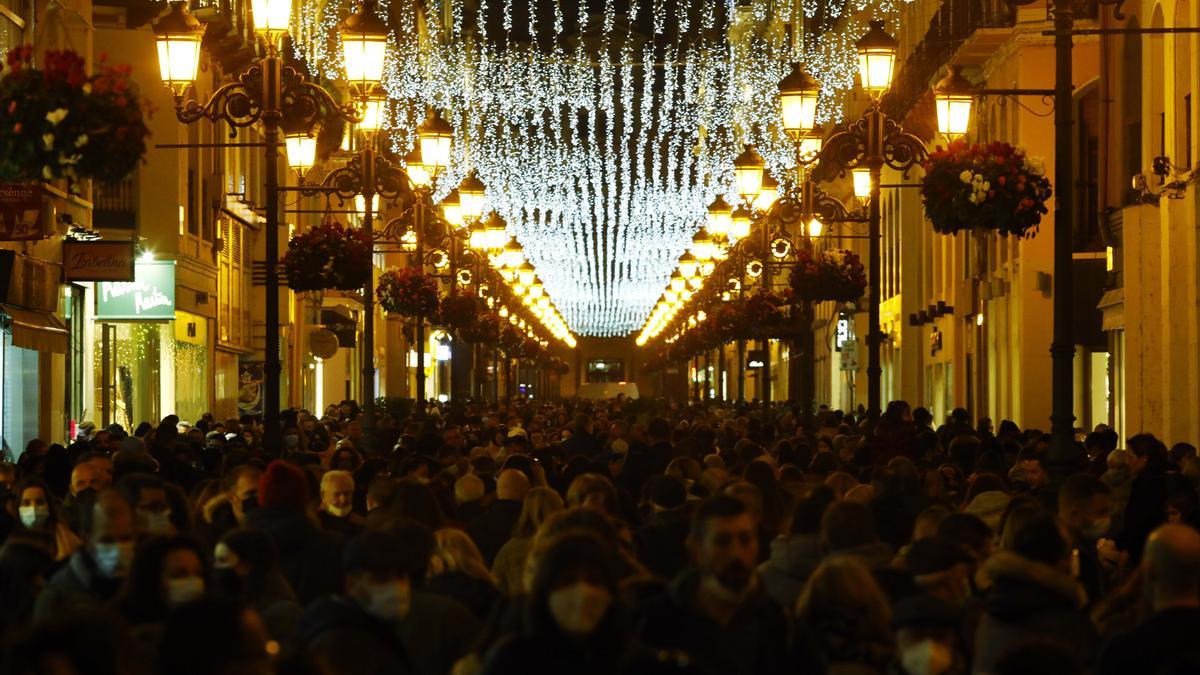 Encendido de las luces de Navidad el año pasado, en la calle Alfonso.