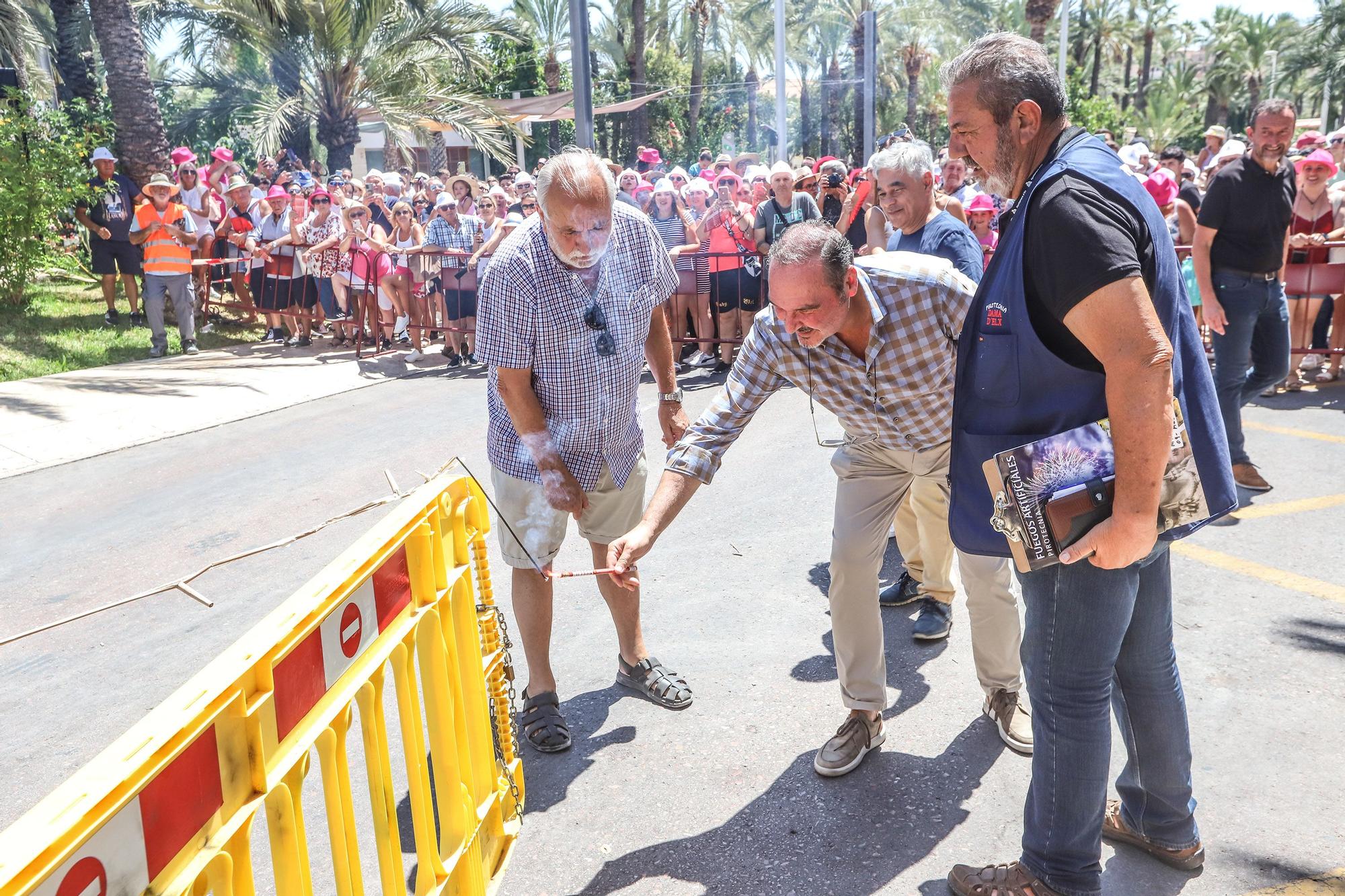 Una mascletà clásica en el Paseo de la Estación de Elche