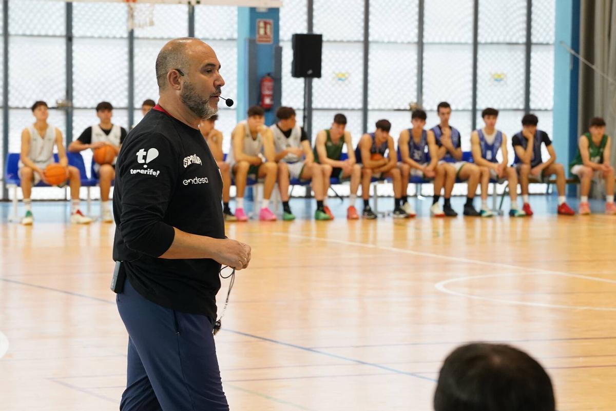 Chus Mateo imparte el clínic del Coto Córdoba