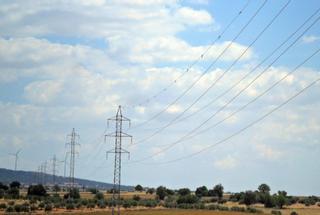 España aumenta aún más la venta de electricidad a otros países y marca otro máximo histórico