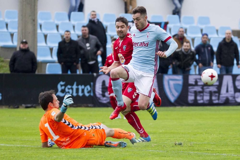 Los vigueses rescatan un empate con dos goles en dos minutos obra de Dani Molina y Juan Hernández.