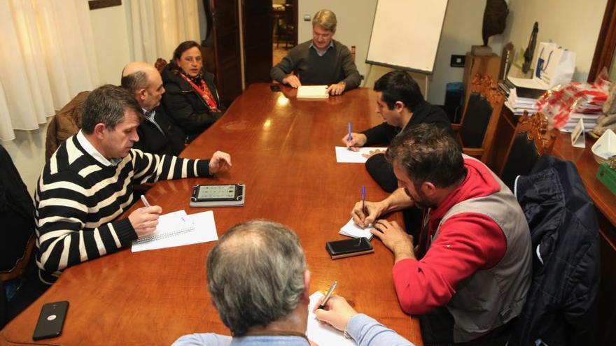 La reunión de portavoces celebrada anoche para debatir sobre el estado del centro de salud grovense.