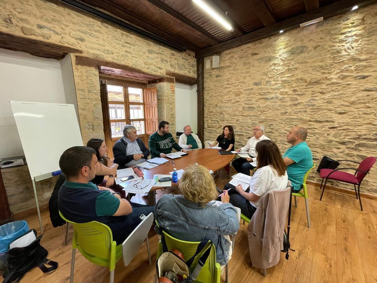 Última reunión de los representantes de los municipios implicados en el plan de sostenibilidad turística Comarca de Sanabria.